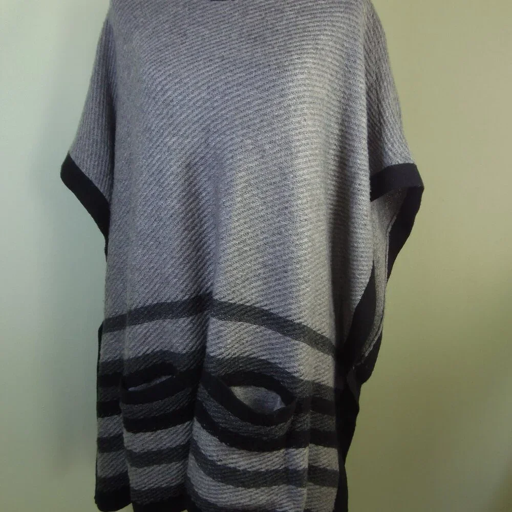J.‎ Jill Elegant Gray w/Black Poncho Wool Blend Sz. OS and POCKETS